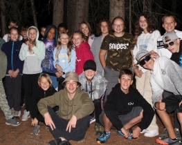 Kindergruppe mit Betreuern